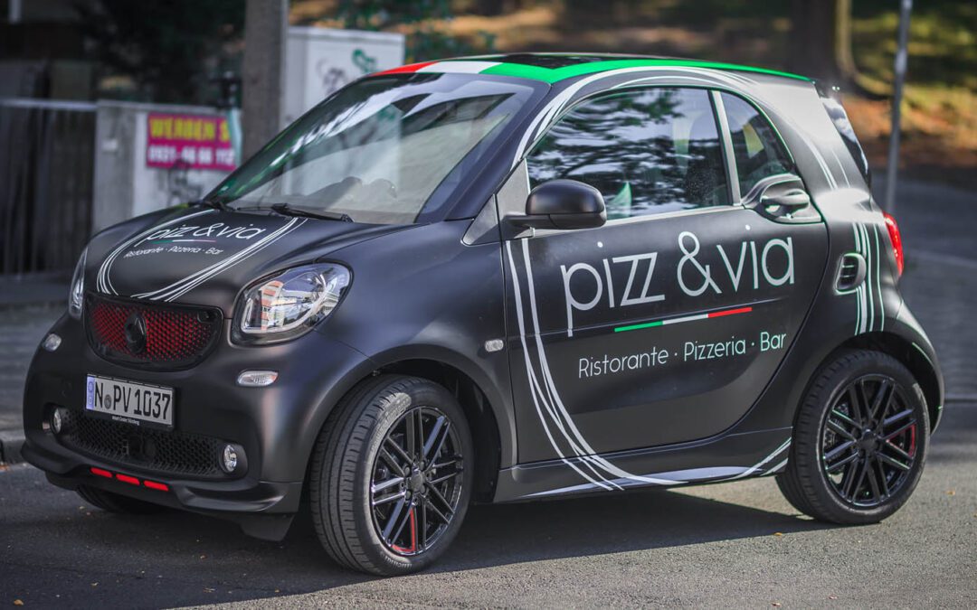 Fahrzeugbeschriftung Restaurant Pizz&Via Nürnberg Folienbeschriftung Restaurant Pizz&Via Nürnberg