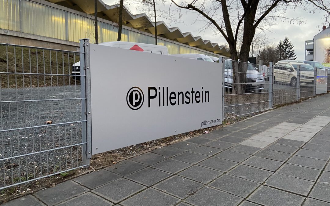 Werbeschild Autohaus Pillenstein Auluverbund Tafel mit Autohaus Pillenstein Logo