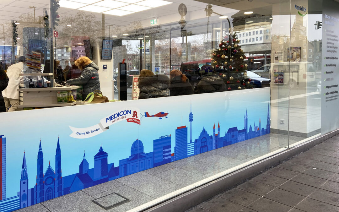 Rückwandfolierung Folierung von Rückwand von Medicon Apotheke in Nürnberg / Plärrer